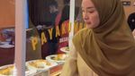 Potret Zaskia Gotik Saat Makan Pasta hingga Cicip Dessert Cantik