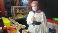 Di tahun 2021, Zaskia juga sempat mencoba peruntungannya membuka bisnis kuliner berupa soto mie. Foto: nstagram @zaskia_gotix
