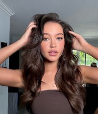 Potret Cantik Sadie Stanley, Adu Akting Bareng Jackie Chan di Karate Kid 2