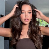 Film Karate Kid telah merilis trailer terbarunya yang masih dibintangi oleh Jackie Chan. Selain sang legenda film bela diri, Karate Kids 2 juga dimeriahkan oleh aktris cantik, Sadie Stanley.Foto: Instagram Sadie Stanley