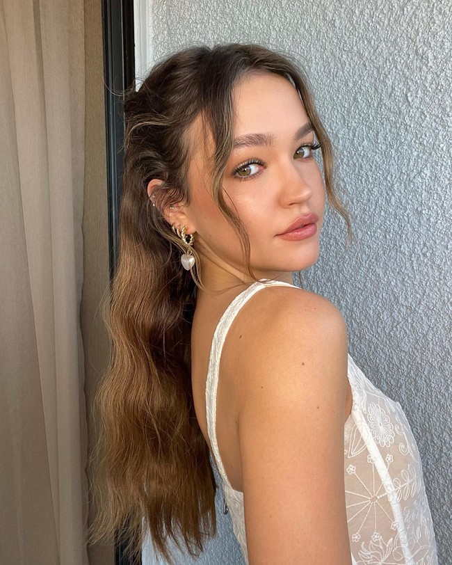 Sebelumnya, Sadie Stanley sudah cukup banyak membintangi film dan serial, termasuk Kim Possible, Dead to Me, Cruel Summer, dan Let Us In.Foto: Instagram Sadie Stanley