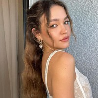 Sebelumnya, Sadie Stanley sudah cukup banyak membintangi film dan serial, termasuk Kim Possible, Dead to Me, Cruel Summer, dan Let Us In.Foto: Instagram Sadie Stanley