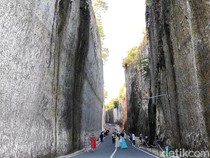 Eksotisme Tebing Tanah Barak, Favorit Wisatawan Saat Lebaran