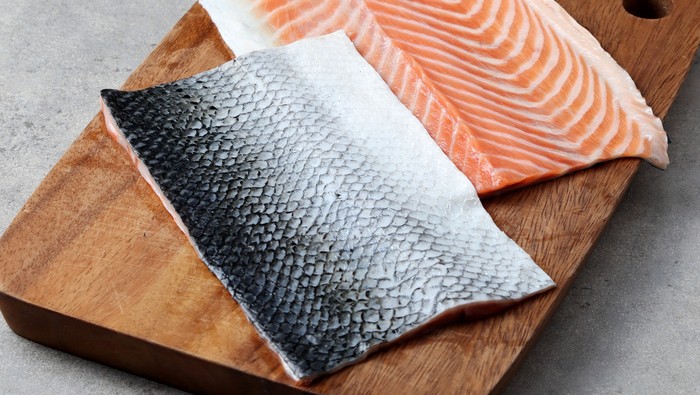 Tak Hanya Gurih Enak, Kulit Salmon Juga Kaya Akan Nutrisi