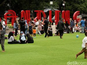 Liburan di Alun-alun Bandung, Ini 4 Spot Foto Favorit Wisatawan