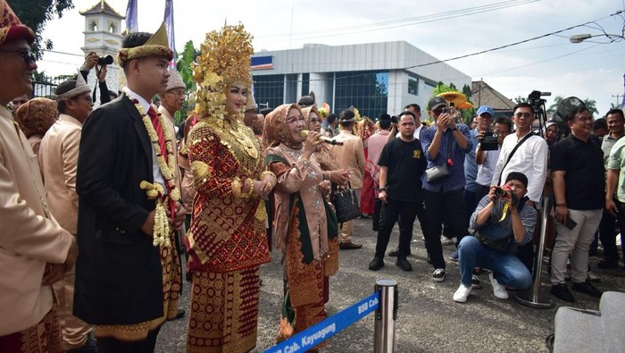 Tradisi arak-arakan di OKI yang masih lestari hingga kini.