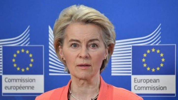UZBEKISTAN-CASIA-EU-POLITICS-DIPLOMACY European Commission President Ursula von der Leyen holds a press conference in Samarkand on April 3, 2025, ahead of the EU-Central Asia summit. (Photo by VYACHESLAV OSELEDKO / AFP)