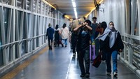Diprediksi jumlah penumpang akan terus meningkat hingga puncak arus balik pada 5-6 April 2025.