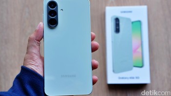 Bicara performa, Galaxy A56 kini disokong Exynos 1580 menjanjikan peningkatan CPU 18%, GPU 17% dan NPU 12%. Agar performanya terjaga diberikan vapor chamber yang ukurannya lebih luas 15% dari sebelumnya atau sama dengan yang dimiliki Galaxy S24 Plus. Foto: Adi Fida Rahman/detikINET
