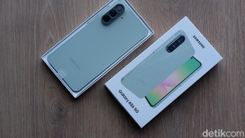 Varian warna yang diunboxing adalah Awesome Olive. Foto: Adi Fida Rahman/detikINET