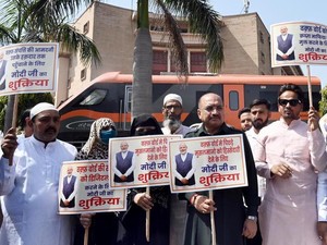Parlemen India Loloskan RUU Kontroversial soal Tanah Wakaf Muslim