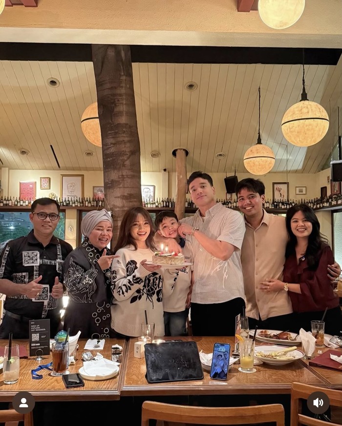 Intip Keseruan Fadly Faisal Kulineran di Thailand hingga Jepang
