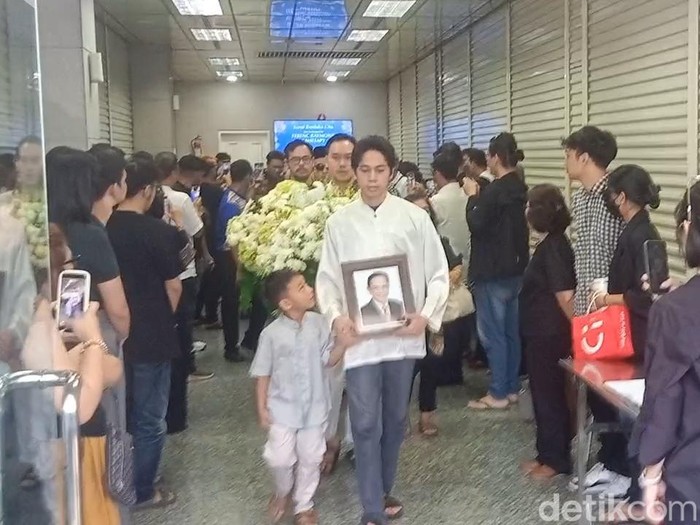 Jenazah Ray Sahetapy Disalatkan di Masjid Istiqlal pada Jumat (4/3/2025).