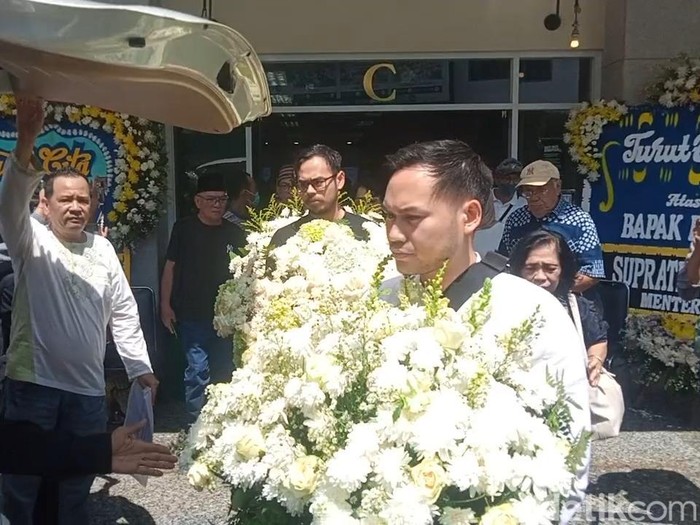 Jenazah Ray Sahetapy Disalatkan di Masjid Istiqlal pada Jumat (4/3/2025).