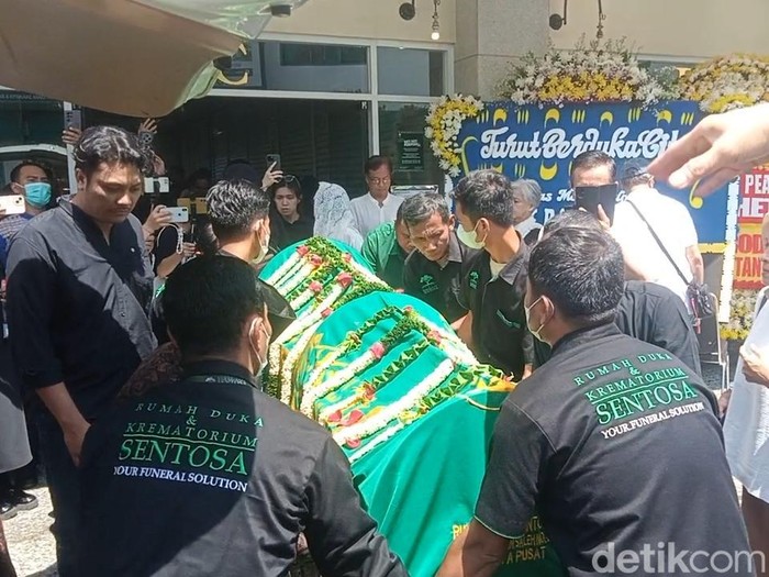 Jenazah Ray Sahetapy Disalatkan di Masjid Istiqlal pada Jumat (4/3/2025).