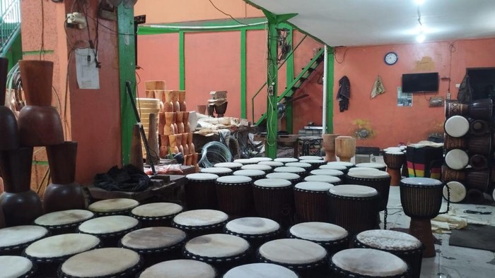 Jimbe yang diproduksi oleh CV Bali Danu Sentana, Denpasar, Februari 2025. Alat musik tabuh itu diekspor ke mancanegara.