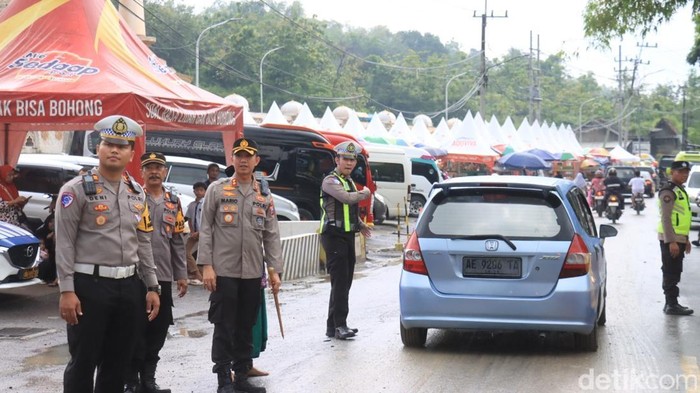 Kapolres Bojonegoro AKBP Mario Prahatinto