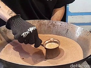 Unik! Mencicipi Kopi Turki di Rest Area Brebes: Disajikan di Atas Pasir Panas