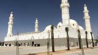 Masjid Quba dibangun pada 8 Rabiul Awal atau 23 September 622 Masehi. Masjid ini berdiri di atas kebun kurma seluas 1.200 meter persegi. Masjid Quba mengalami beberapa kali renovasi dan saat ini menjadi bangunan yang memiliki luas mencapai 5.860 meter persegi. Foto: iStock/ Taha Ahmed