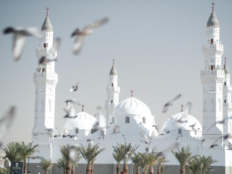Potret Cantiknya Masjid Quba yang Dibangun Pertama Kali oleh Rasulullah SAW