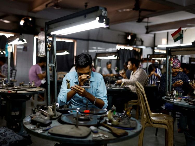 Melihat Pusat Pengolahan Berlian di Surat India