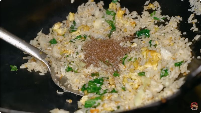 nasi goreng unik pakai campuran kopi di Surabaya