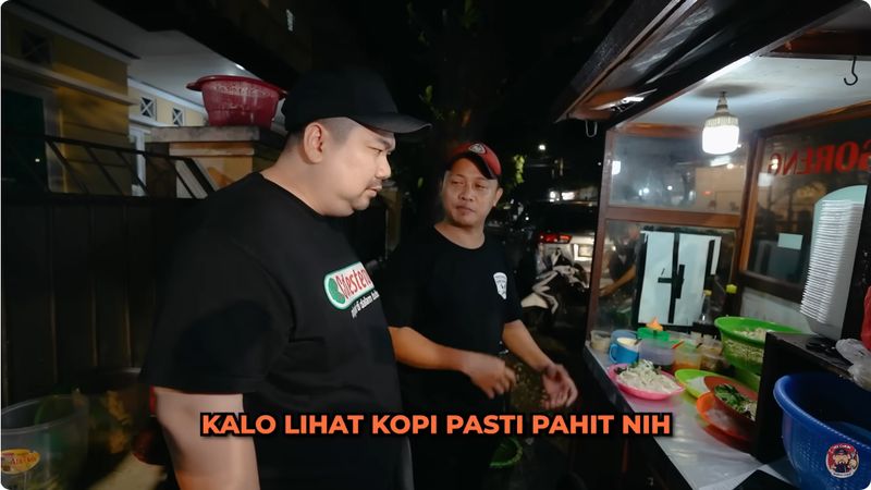 nasi goreng unik pakai campuran kopi di Surabaya