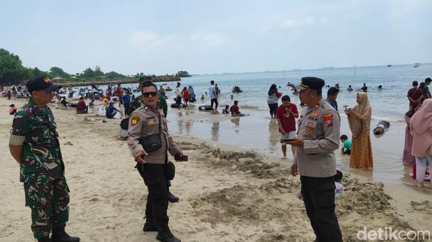Pantai Dalegan Gresik