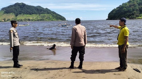 Pantai Wadu Jao, Desa Jambu, Kecamatan Pajo, Dompu, NTB, lokasi nelayan tenggelam saat menjaring ikan, umat (4/4/2025) siang. (Istimewa)