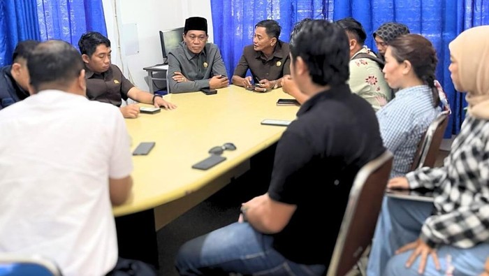 Perwakilan CPNS dan DPRD Nunukan melakukan pertemuan dengan kepala BKPSDM