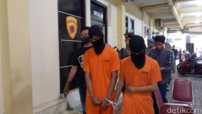 Polisi tetapkan 7 tersangka balon udara yang meledak rusak rumah dan mobil di Tulungagung.