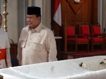 Video: Momen Prabowo Melayat Uskup Emeritus Mgr Petrus Turang di Katedral