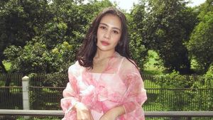 7 Foto Cantik Prilly Latuconsina Pakai Baju Lebaran Terinspirasi Bella Hadid