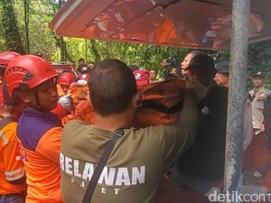 Sekeluarga Naik Pikap Korban Longsor Pacet-Cangar Hendak Mudik ke Trenggalek