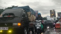 Situasi arus balik di jalur Bandung-Garut mulai mengalami kepadatan.