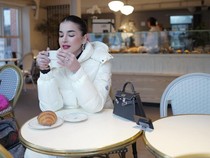 Tasya Farasya Ngafe di Korea hingga Cicip Es Krim Viral