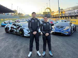 Umar Abdullah Balapan Lamborghini di Sydney, Langsung Ngegas