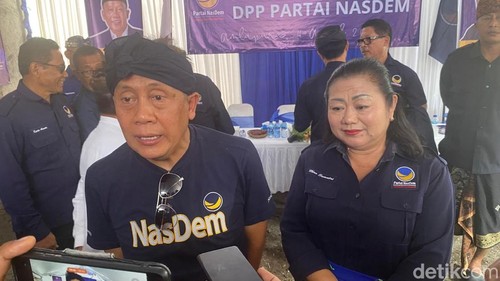 Wakil Ketua Umum DPP NasDem Saan Mustopa di Karangasem, Jumat (4/4/2025). (I Wayan Selamat Juniasa)