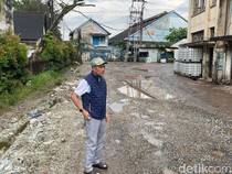 Wali Kota Palembang Tinjau Jalan Rusak di Pasar 16 Ilir Saat Libur Lebaran