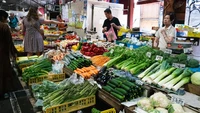 Queen Victoria Market merupakan pasar legendaris di Melbourne, Australia. Sudah ada sejak tahun 1870, di pasar ini tersedia keju lokal hingga roti artisan. Foto: MSN