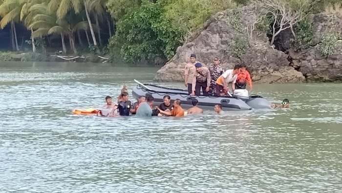 3 wisatawan tewas tenggelam di Pacitan