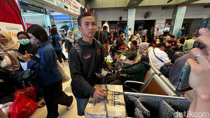 Amin (33) pria asal Kebumen yang selalu mudik selama 17 tahun merantau di Jakarta. (Ondang/detikcom)