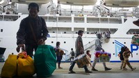 PT Pelni (Persero) Cabang Balikpapan menerangkan, KM Dorolonda yang tiba dari Sulawesi Tengah pada Sabtu (5/4) ini mengangkut 2.002 penumpang. Foto: ANTARA FOTO/ADITYA NUGROHO