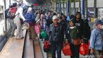 Arus Balik Libur Lebaran 2025, Stasiun Pasar Senen Ramai Pemudik