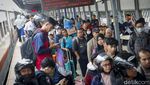 Arus Balik Libur Lebaran 2025, Stasiun Pasar Senen Ramai Pemudik