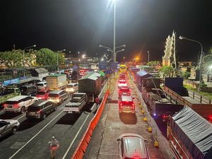 42 Ribu Orang dan 12 Ribu Kendaraan Menyeberang ke Bali di H+3 Lebaran