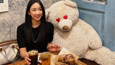 Doyan Dessert, Ini Momen Dita Karang Menikmati Kue hingga Gelato