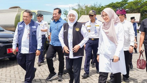 Gubernur Jatim Khofifah Indar Parawansa mengecek kesiapan Pelabuhan Boom Banyuwangi jelang operasional kapal cepat Banyuwangi-Bali.