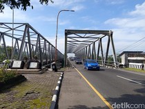 Ngeri Truk Tangki BBM Terbakar Bikin Jembatan Kali Krasak Meleleh