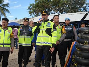 Kapolda Banten Pantau Tempat Wisata Anyer hingga One Way Arus Balik Lebaran